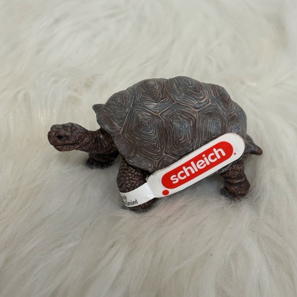 (187)Brown Tortoise Figurine - Realistic Small Pets Toy